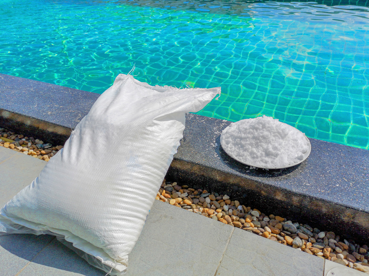 chlorine vs salt